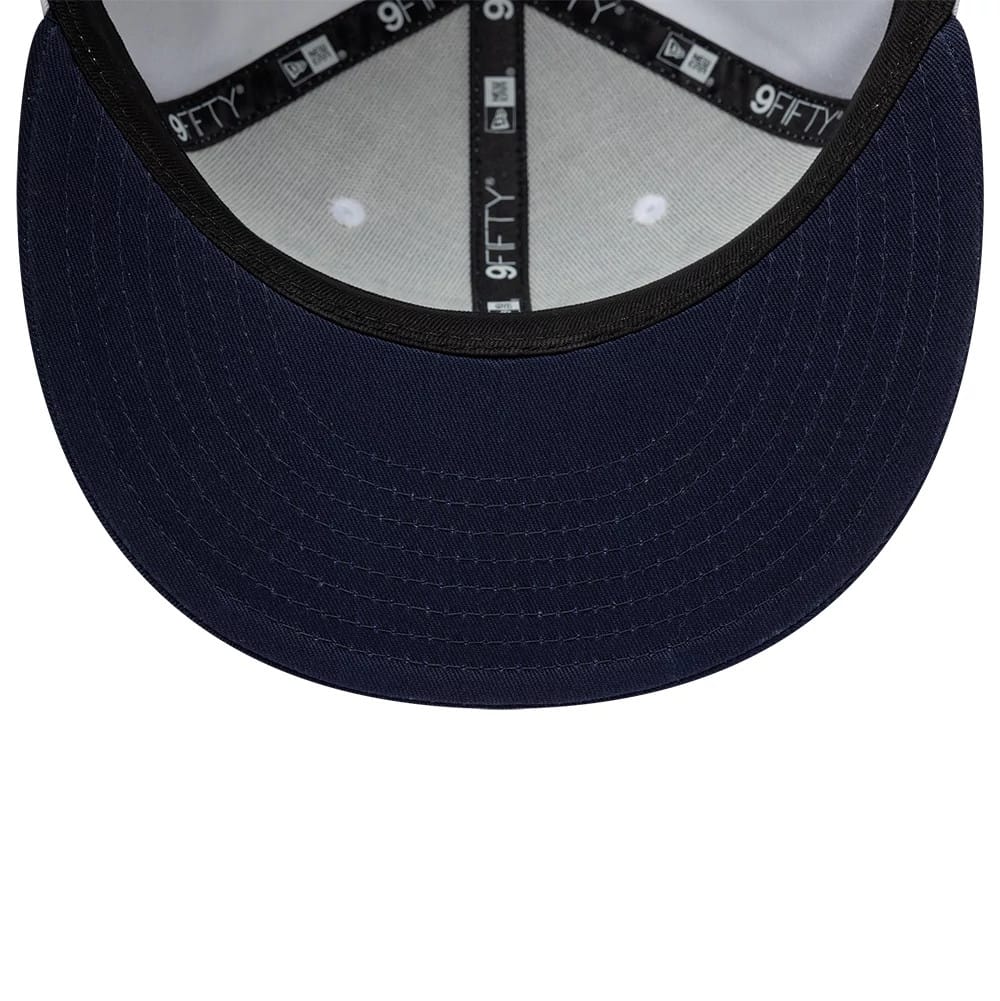 Pictured is this Atlassian Williams F1 Team Essential 9FIFTY Snapback Adjustable cap in white. 2