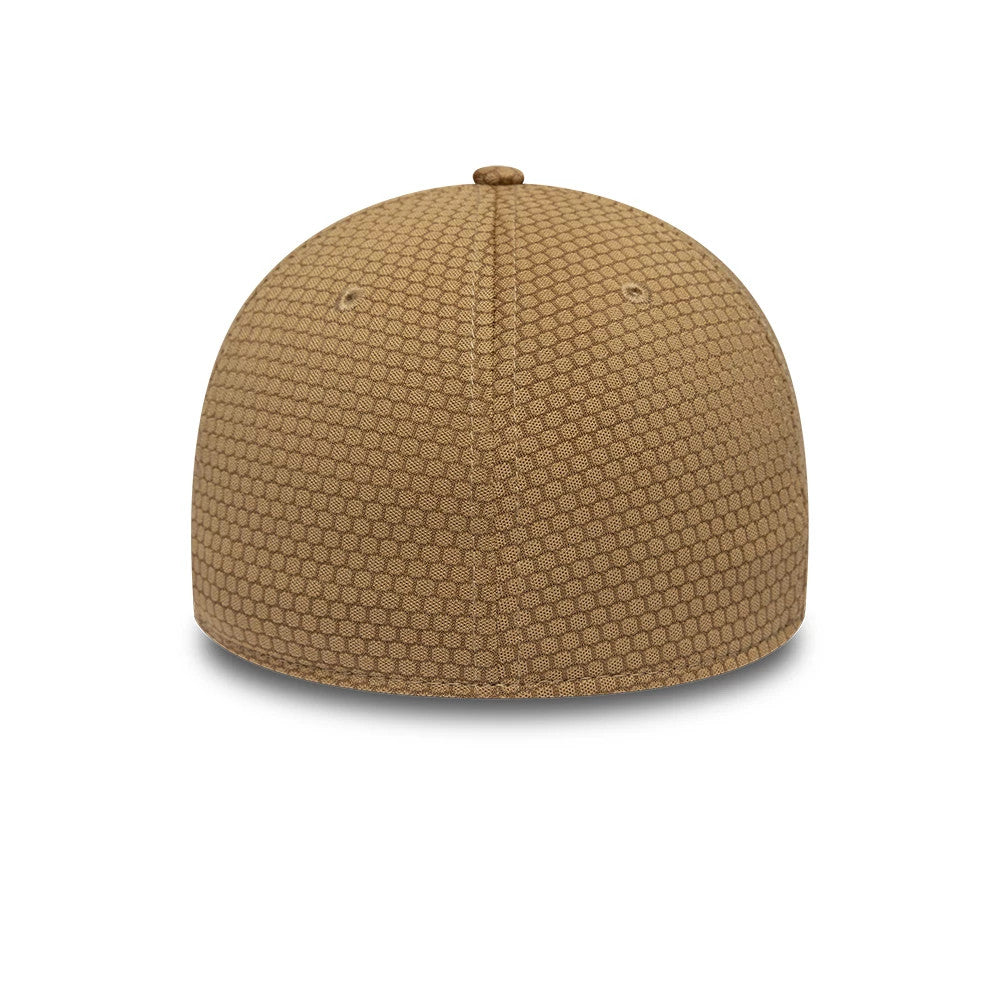 Pictured is this MLB Tech LA Dodgers 39THIRTY Stretch Fit cap in Beige. 4