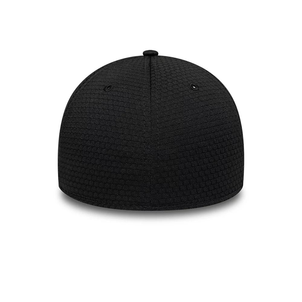 Pictured is this MLB Tech Chicago White Sox 39THIRTY Stretch Fit cap in black. 4