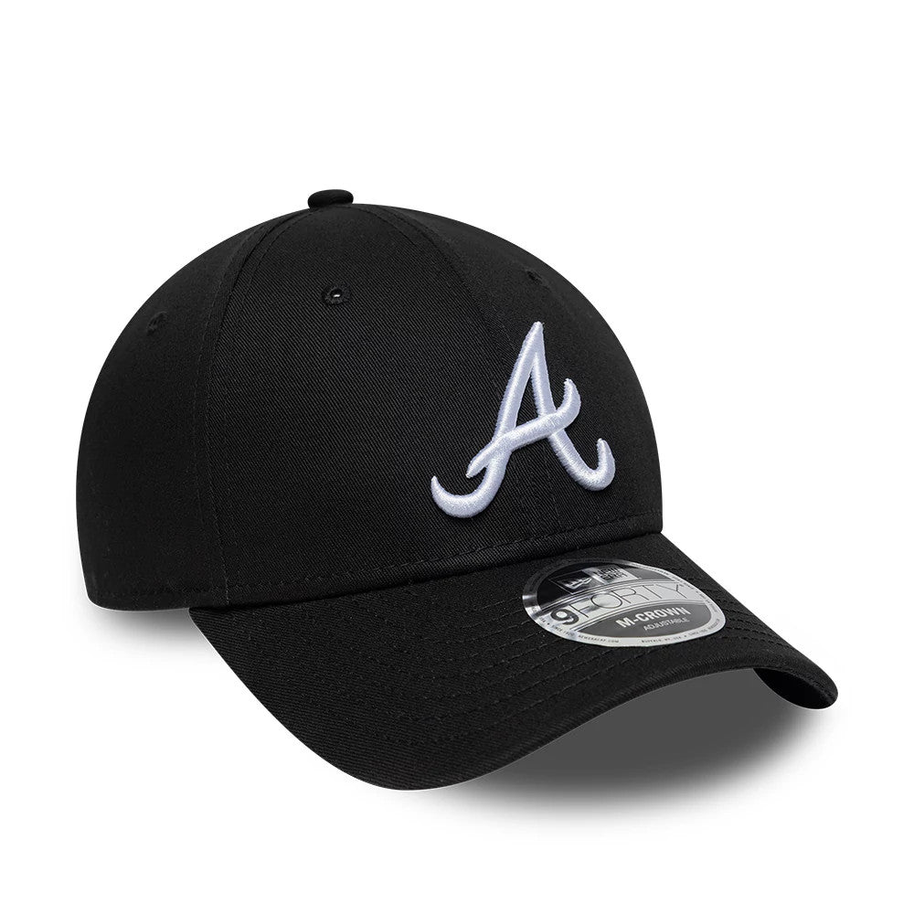 Atlanta Braves MLB Black New Era 9FORTY M-Crown Adjustable Cap, front view showing the raised white embroidered A logo on the structured black crown, pre-curved black visor, and 9FORTY size sticker on top.