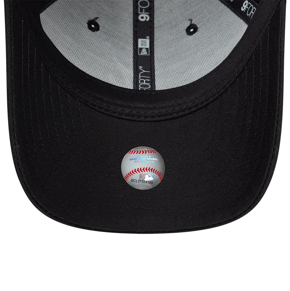 Pictured is this MLB Atlanta Braves 9FORTY M-Crown cap in black. 7