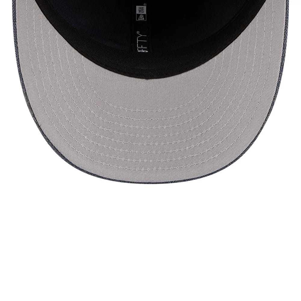 Pictured is this New Era Herringbone Retro Crown 59FIFTY Fitted cap in navy. 2