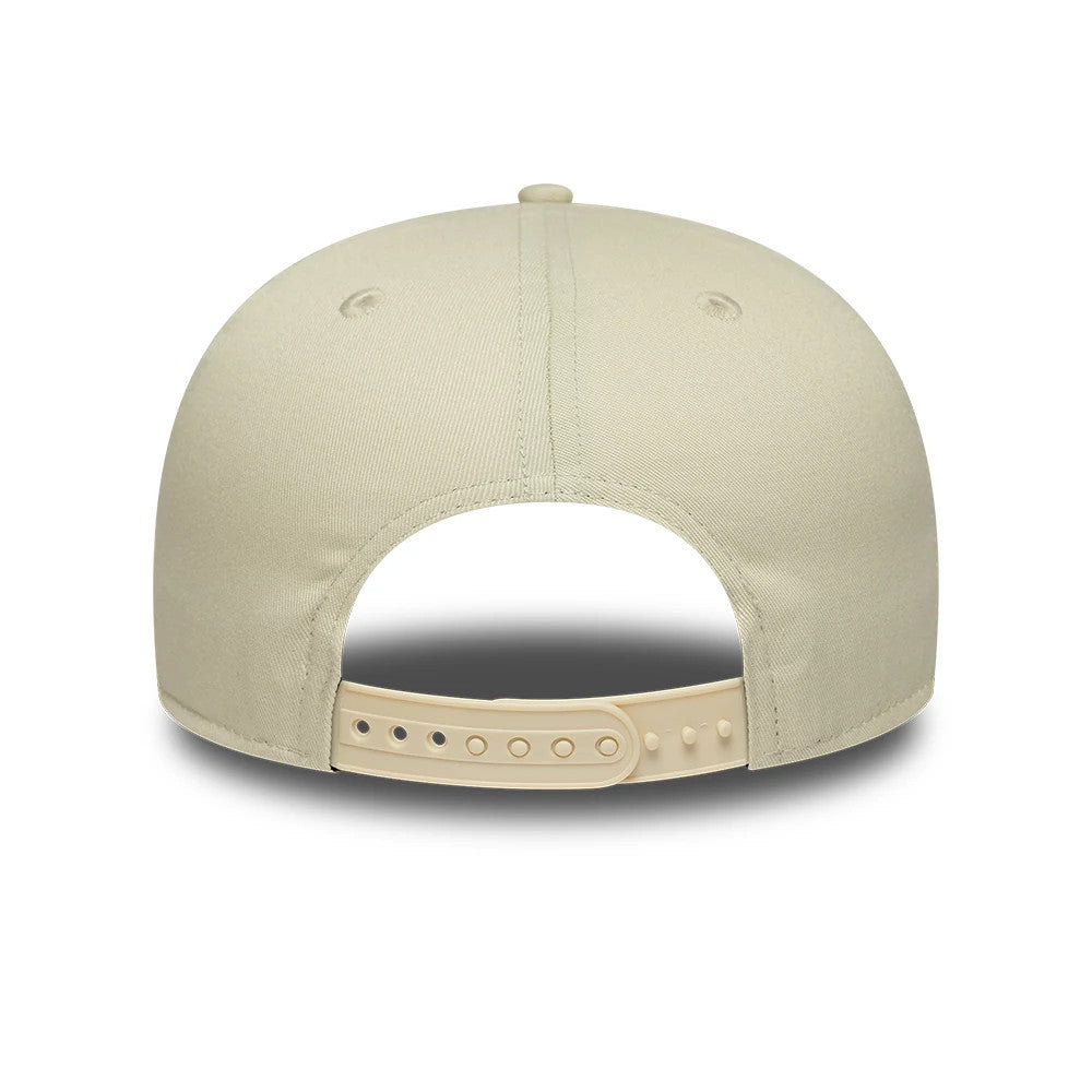 Pictured is this MLB World Series Patch New York Yankees 9FIFTY Snapback Adjustable cap in light beige. 4