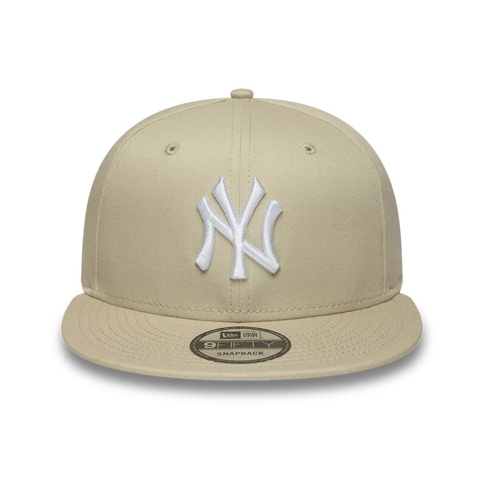 Pictured is this MLB League Essential New York Yankees 9FIFTY Snapback Adjustable cap in light beige. 2
