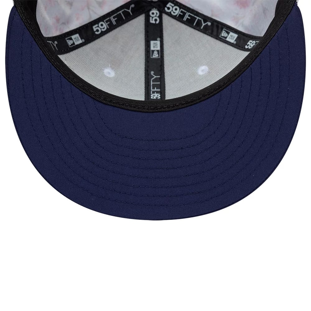 Pictured is this Paris Saint-Germain Cherry Blossom 59FIFTY Fitted cap in navy. 7