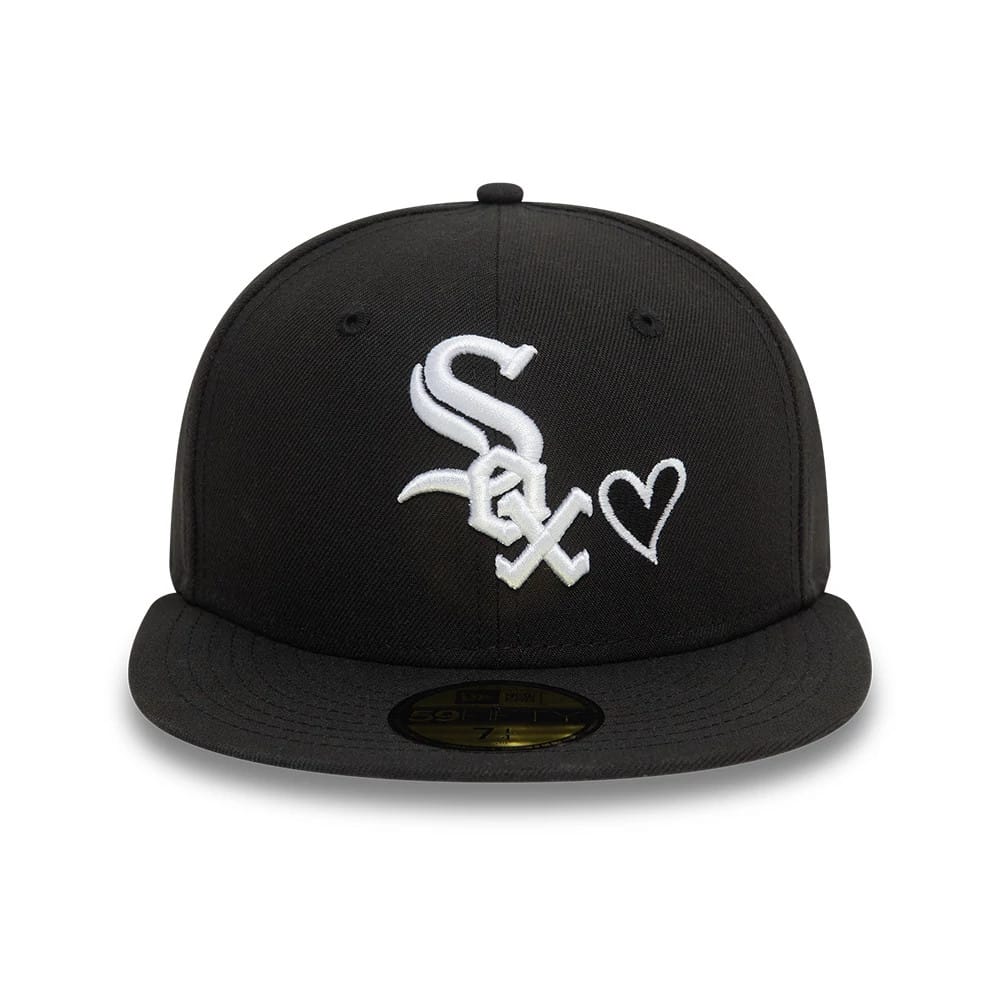 Pictured is this MLB Heart Icon Chicago White Sox 59FIFTY Fitted cap in black. 3