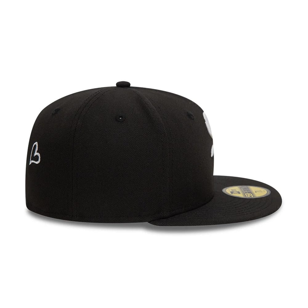 Pictured is this MLB Heart Icon Chicago White Sox 59FIFTY Fitted cap in black. 7