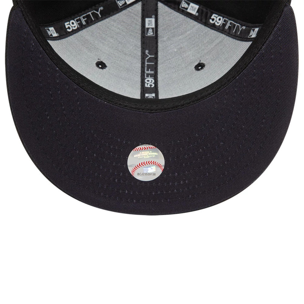 Pictured is this MLB Heart Icon Atlanta Braves 59FIFTY Fitted cap in black. 2