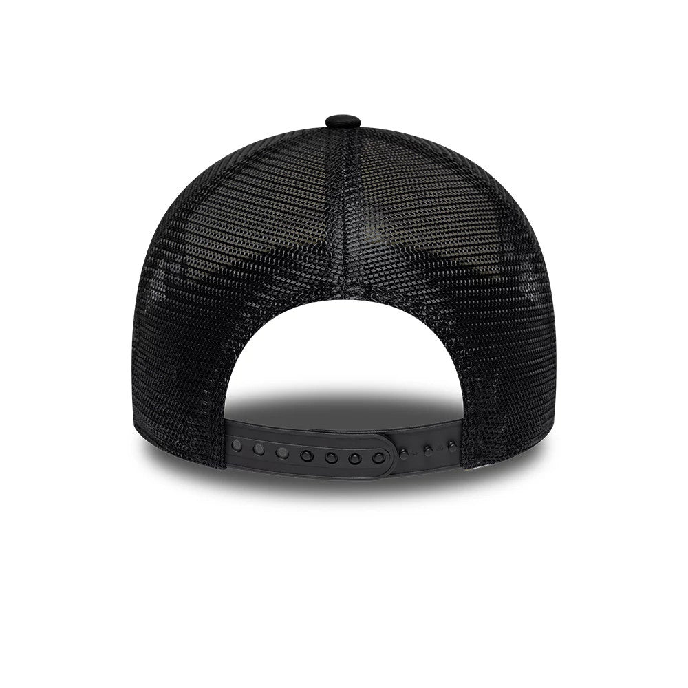 Pictured is this Traditional Atlassian Williams F1 Team 9FORTY A-Frame Trucker cap in black. 4