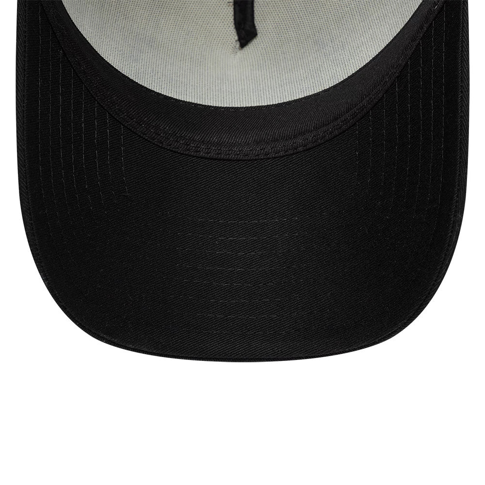 Pictured is this Traditional Atlassian Williams F1 Team 9FORTY A-Frame Trucker cap in black. 5