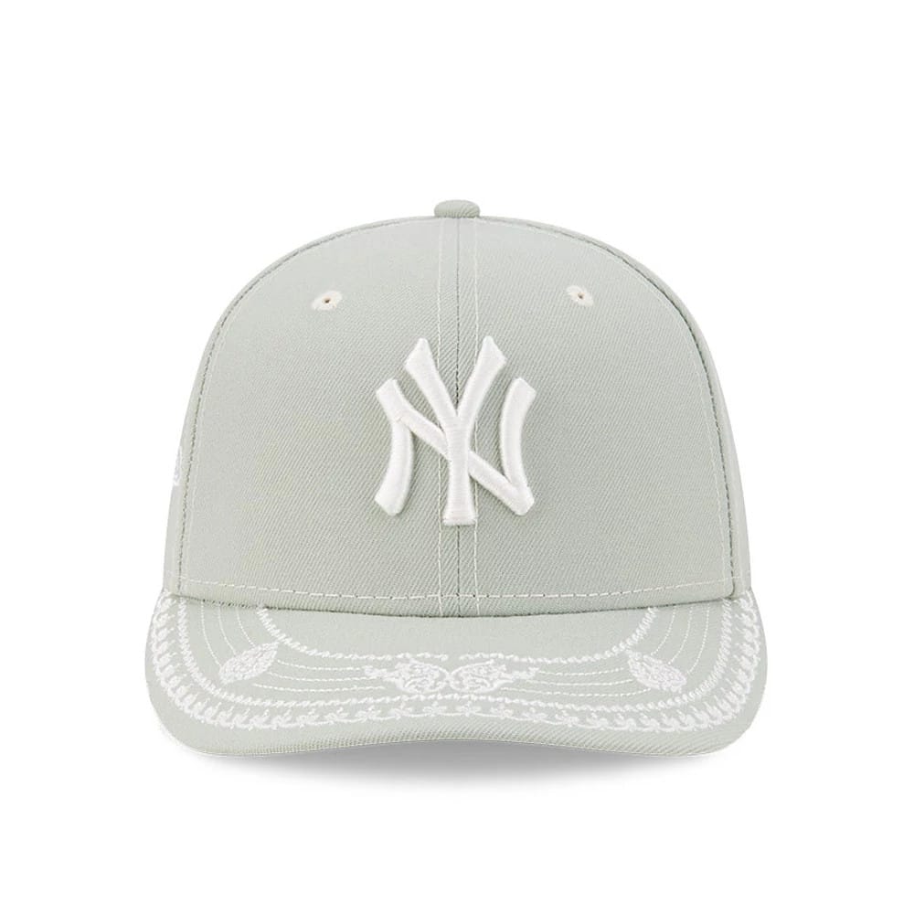 Pictured is this MLB Fathers Day New York Yankees 59FIFTY Fitted cap in pastel green. 2