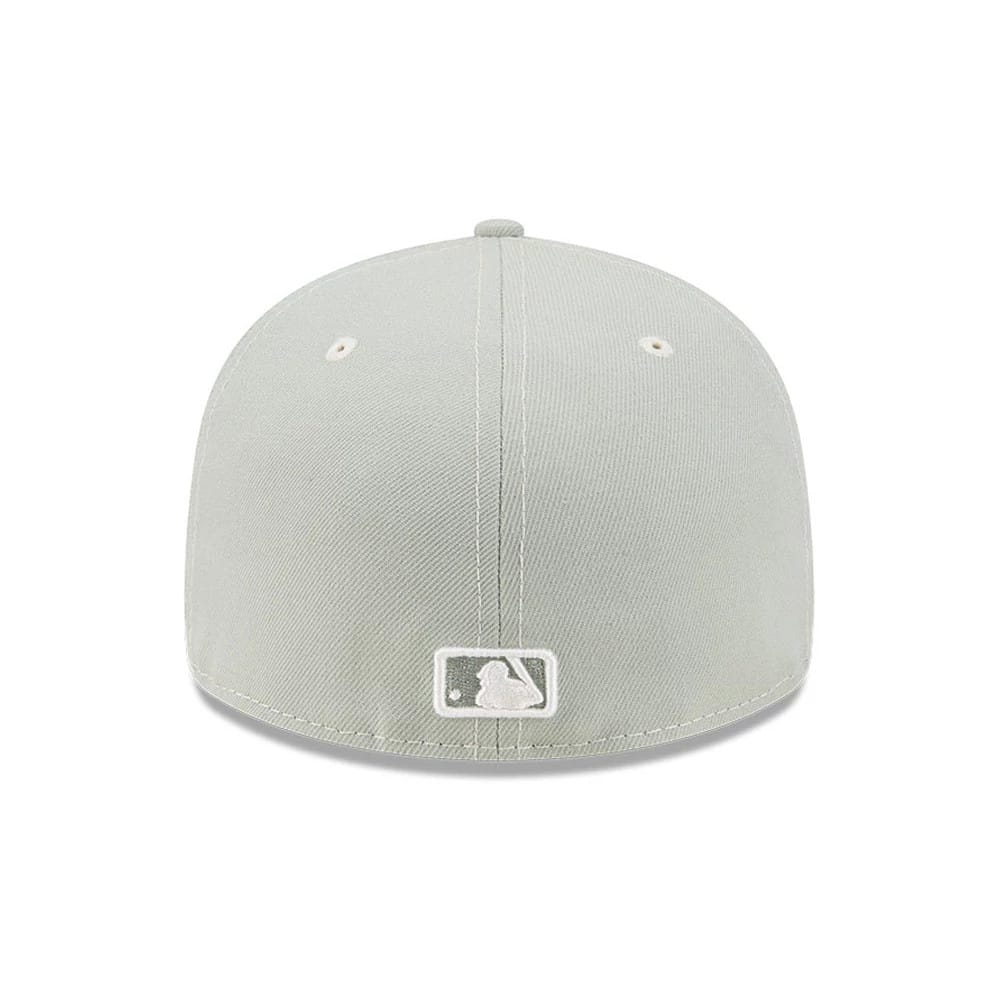 Pictured is this MLB Fathers Day New York Yankees 59FIFTY Fitted cap in pastel green. 7