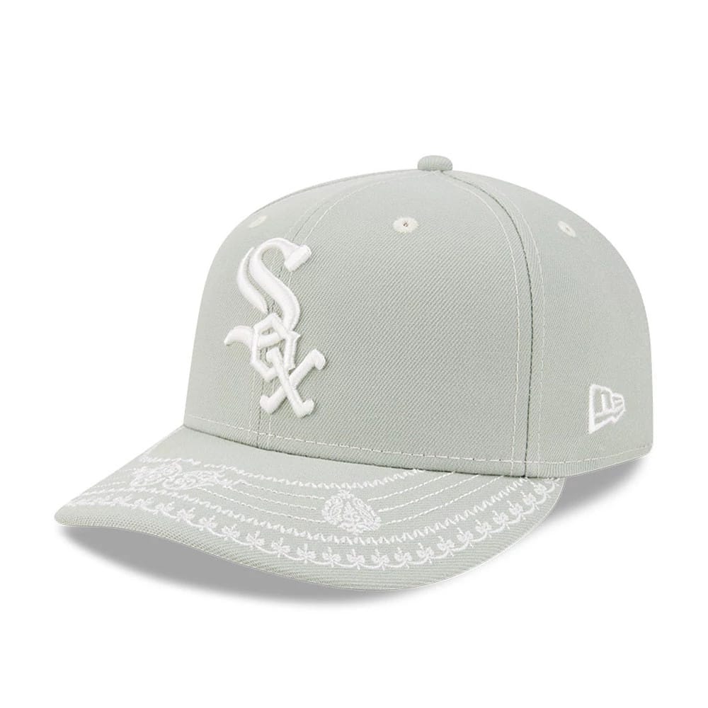 Pictured is this MLB Fathers Day Chicago White Sox 59FIFTY Fitted cap in pastel green. 4