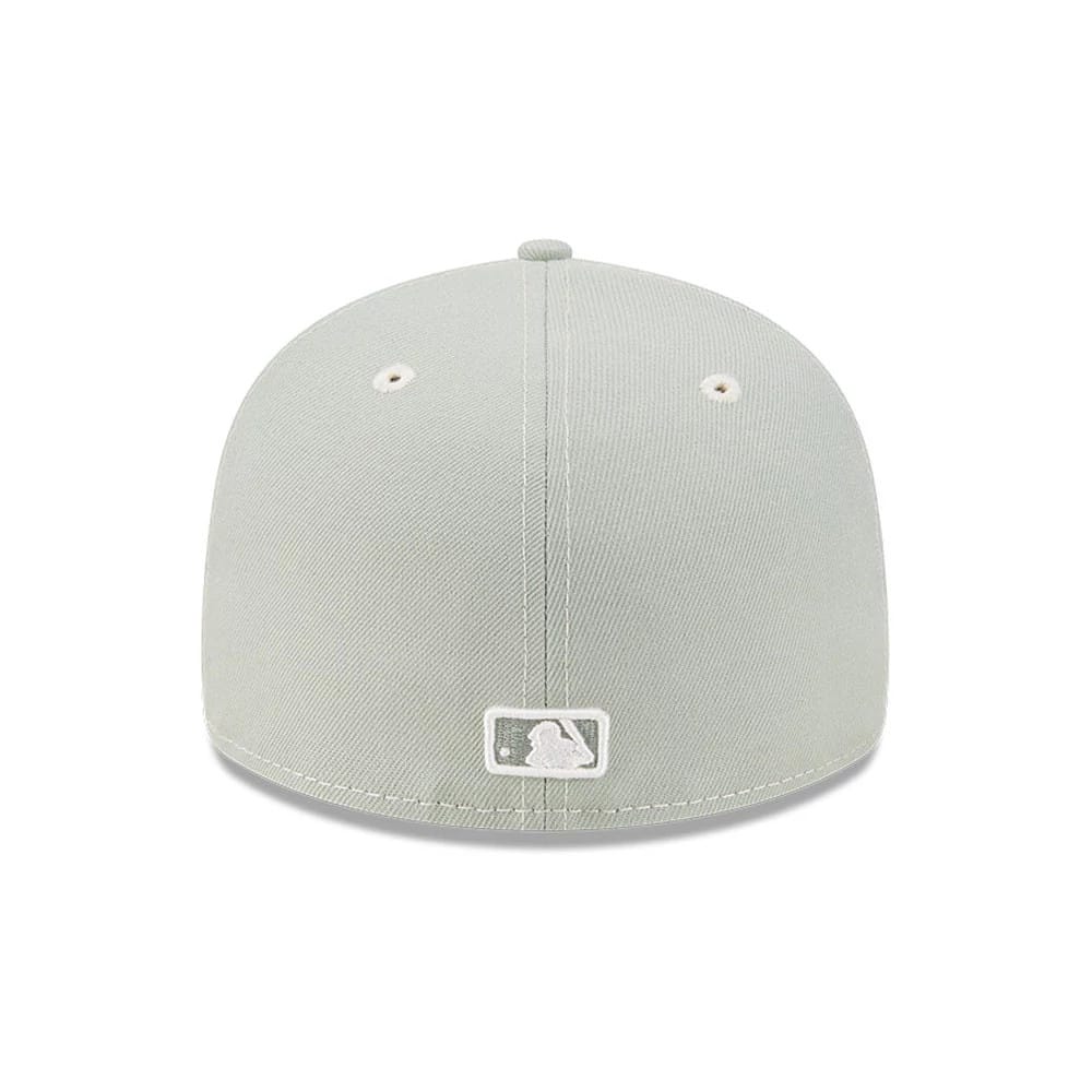 Pictured is this MLB Fathers Day Chicago White Sox 59FIFTY Fitted cap in pastel green. 7