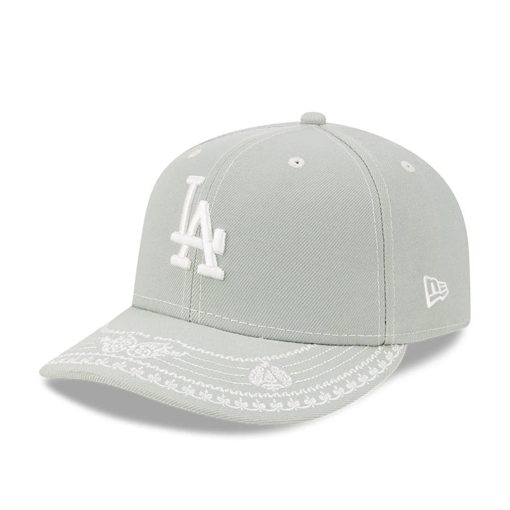 Pictured is this MLB Fathers Day LA Dodgers 59FIFTY Fitted cap in pastel green. 4