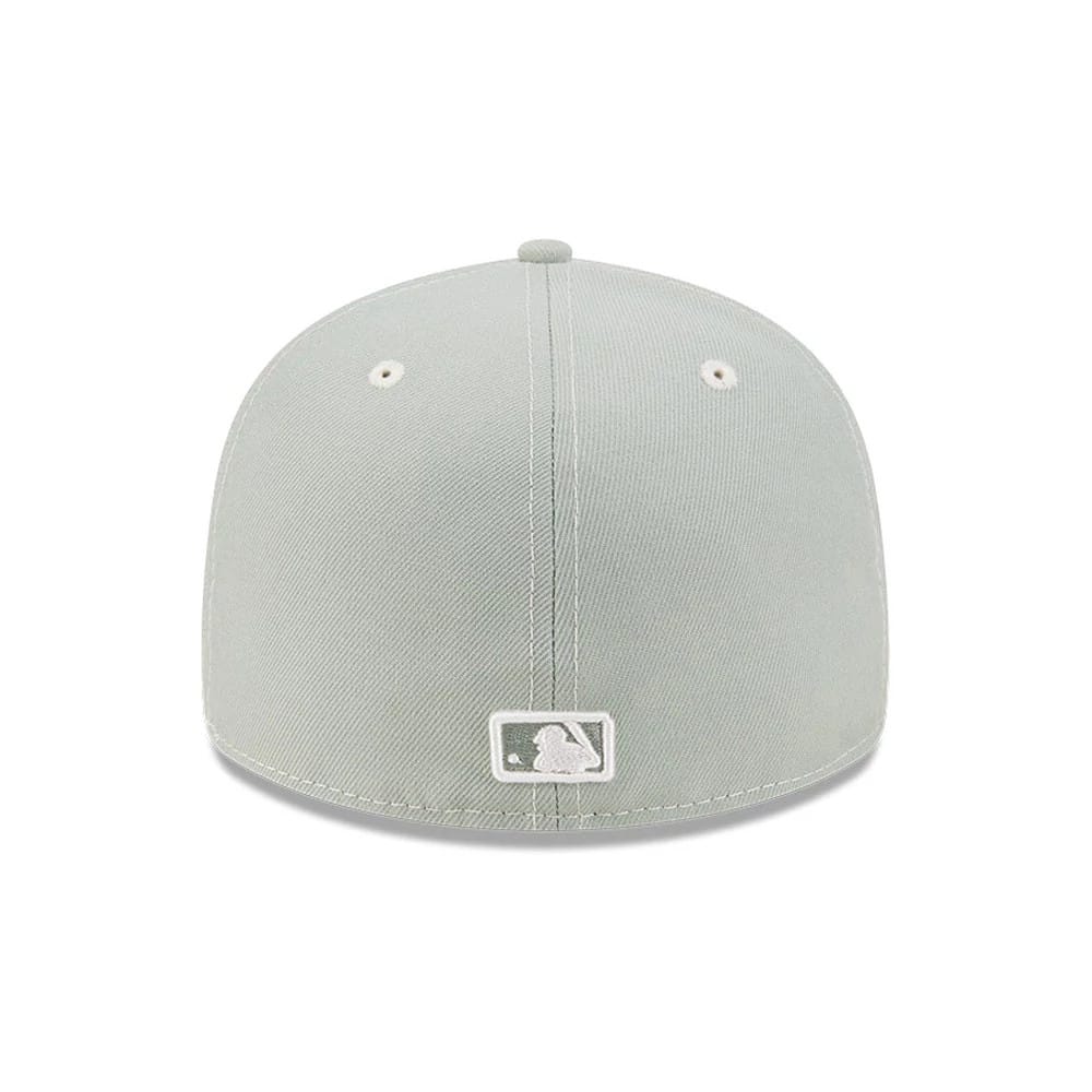 Pictured is this MLB Fathers Day LA Dodgers 59FIFTY Fitted cap in pastel green. 7