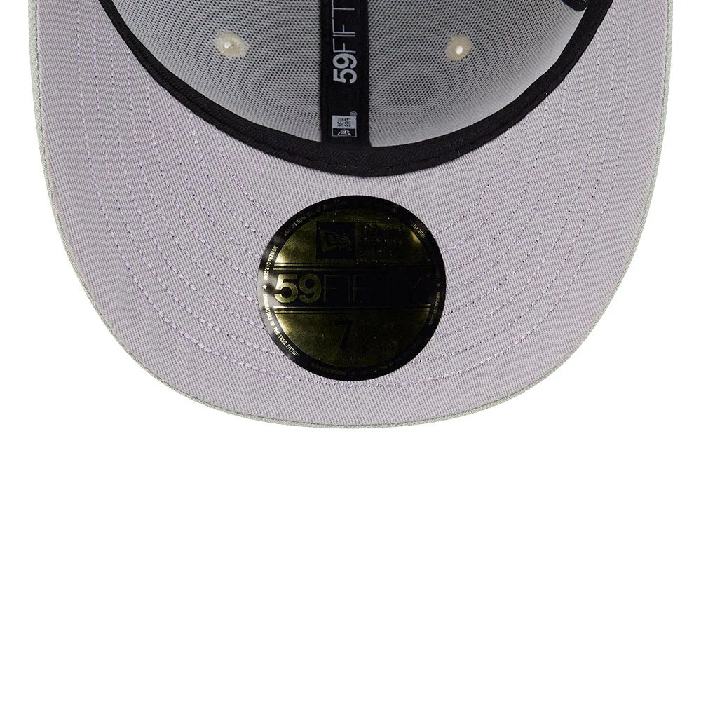 Pictured is this MLB Fathers Day LA Dodgers 59FIFTY Fitted cap in pastel green. 2