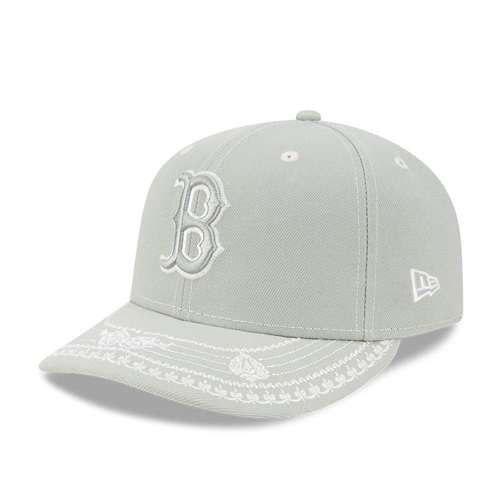 Pictured is this MLB Fathers Day Boston Red Sox 59FIFTY Fitted cap in pastel green. 4