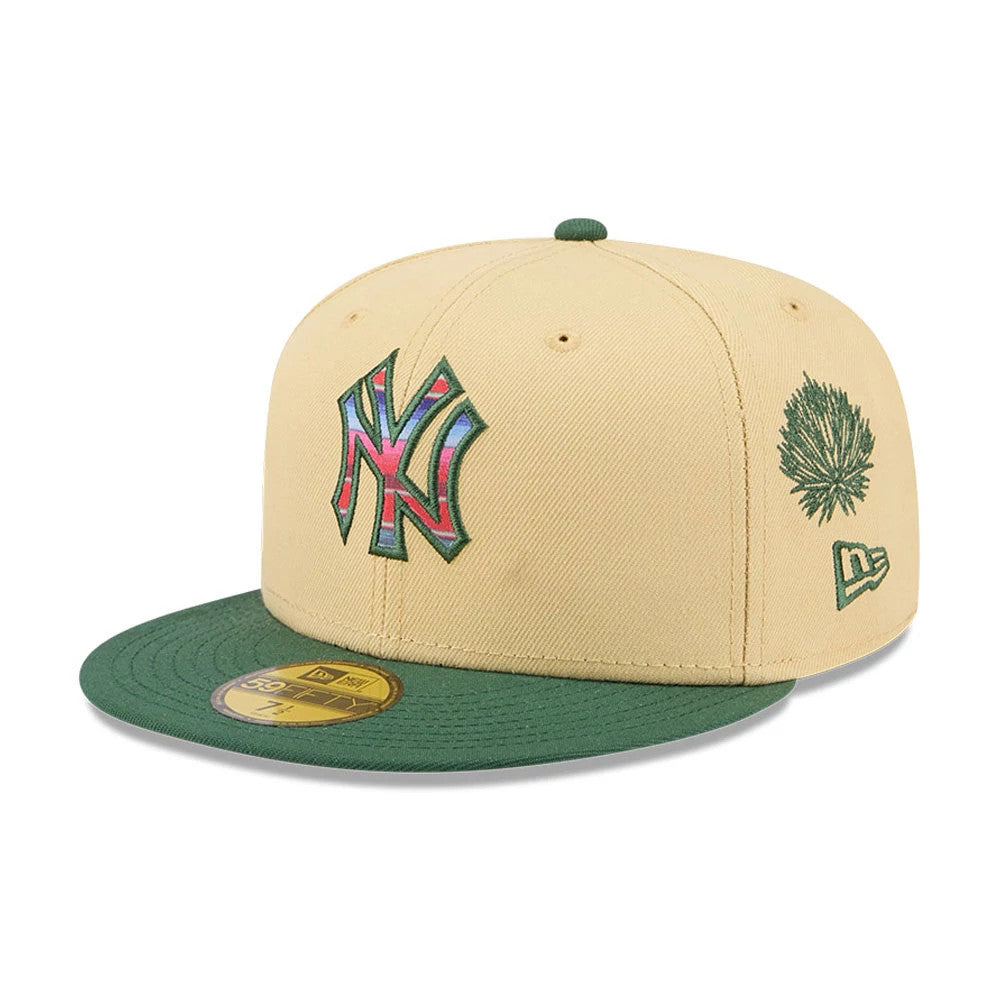 Pictured is this MLB Agave 2Tone New York Yankees 59FIFTY Fitted cap in light beige & green. 1