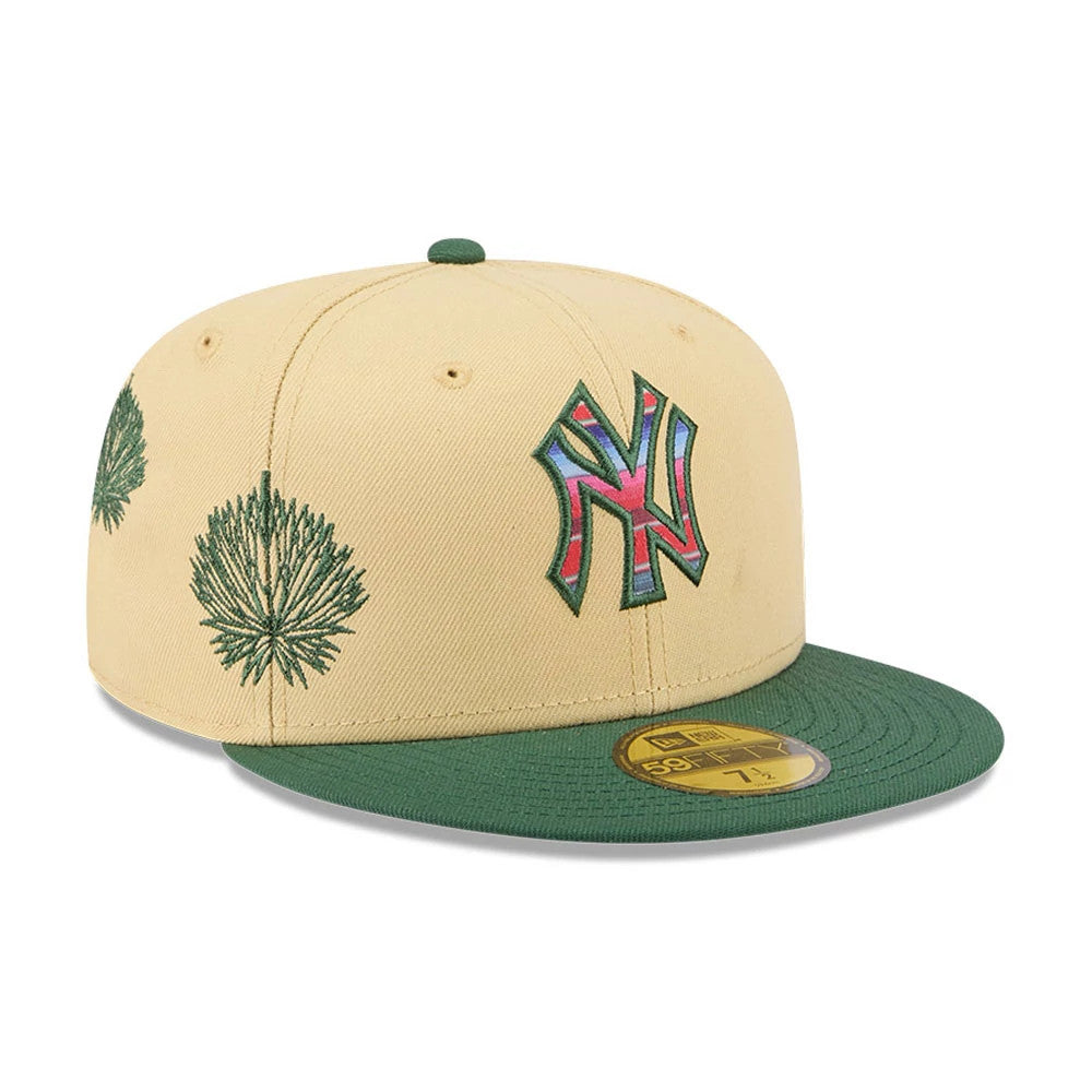 Pictured is this MLB Agave 2Tone New York Yankees 59FIFTY Fitted cap in light beige & green. 4
