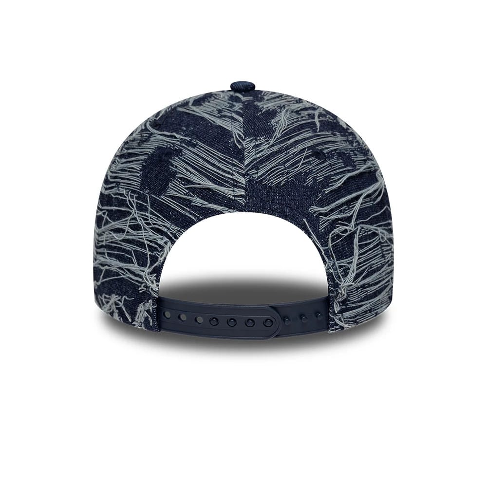 Pictured is this MLB Distressed Denim New York Yankees 9FORTY E-Frame Adjustable cap in navy. 4