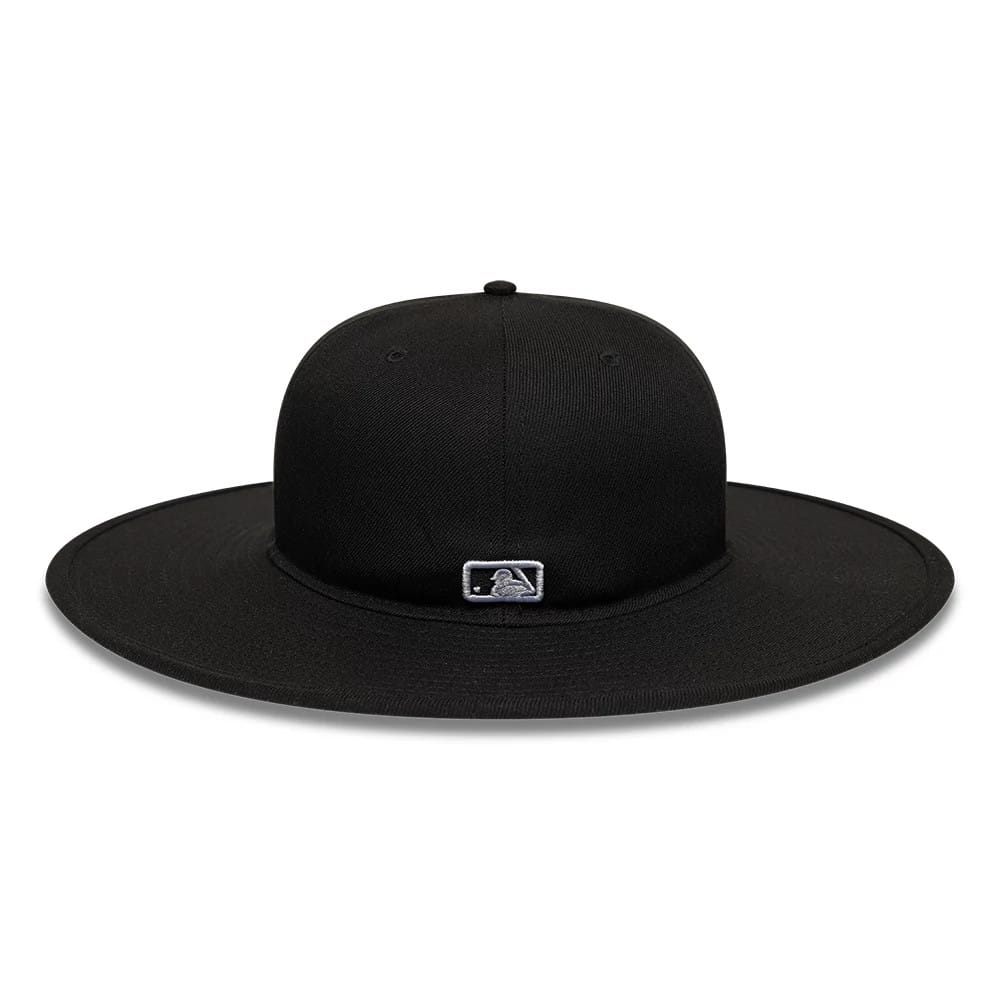 New Era Chicago White Sox MLB 6 Panel Black Fitted Bucket Hat, rear view showing the grey MLB Batterman logo embroidered at the centre back, with a wide, smoothly curved black visor and a single top button on the crown.