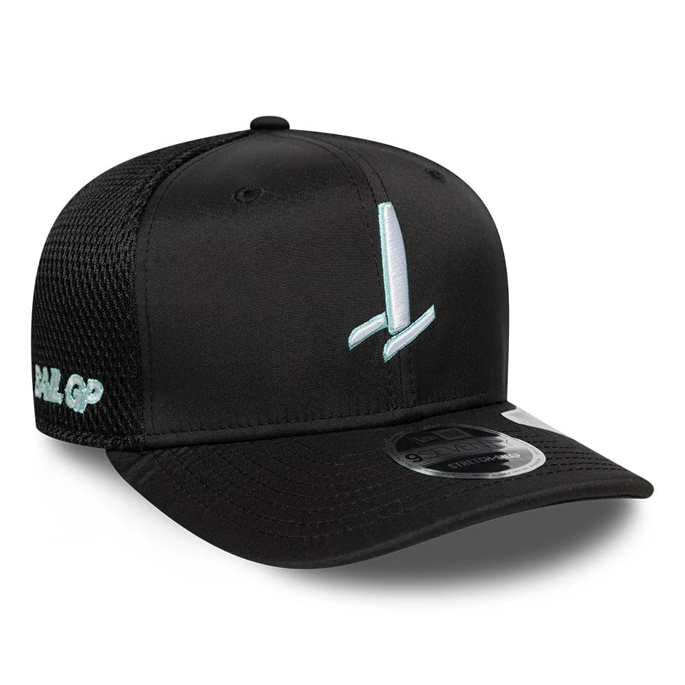 Pictured is this Catamaran Sail GP 9SEVENTY Stretch Snap cap in black. 1