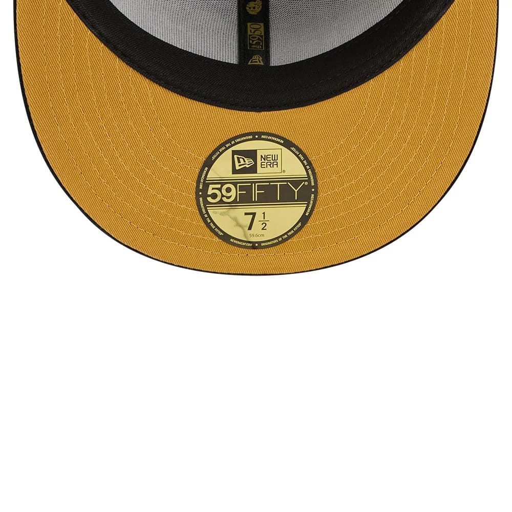 Pictured is this New Era 59FIFTY Day Sidepatch 59FIFTY Fitted cap in black. 2