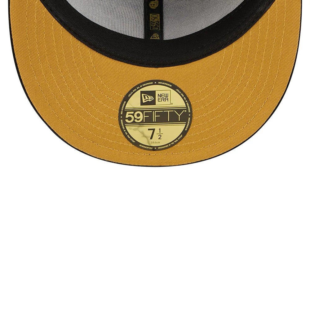 Pictured is this New Era 59FIFTY Day Sidepatch 59FIFTY Fitted cap in black. 2