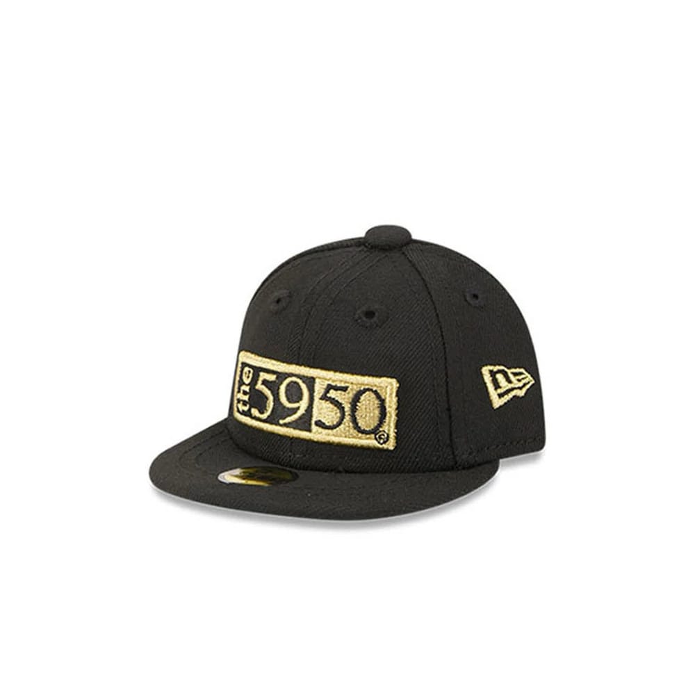 Pictured is this New Era 59FIFTY Day Mini 59FIFTY Fitted cap in black. 1
