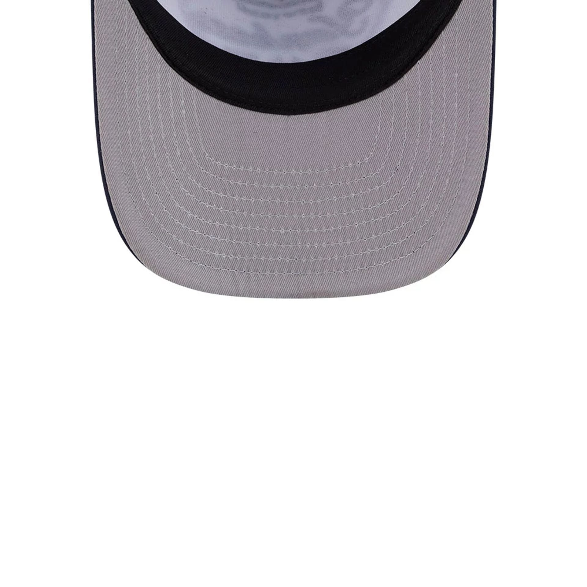 Pictured is this MLB 59FIFTY Day New York Yankees 59FIFTY A-Frame Fitted cap in navy. 2
