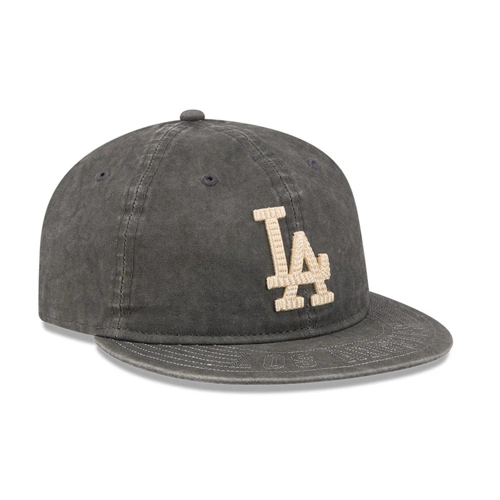 Pictured is this MLB 59FIFTY Day LA Dodgers Retro Crown 59FIFTY Fitted cap in black. 4