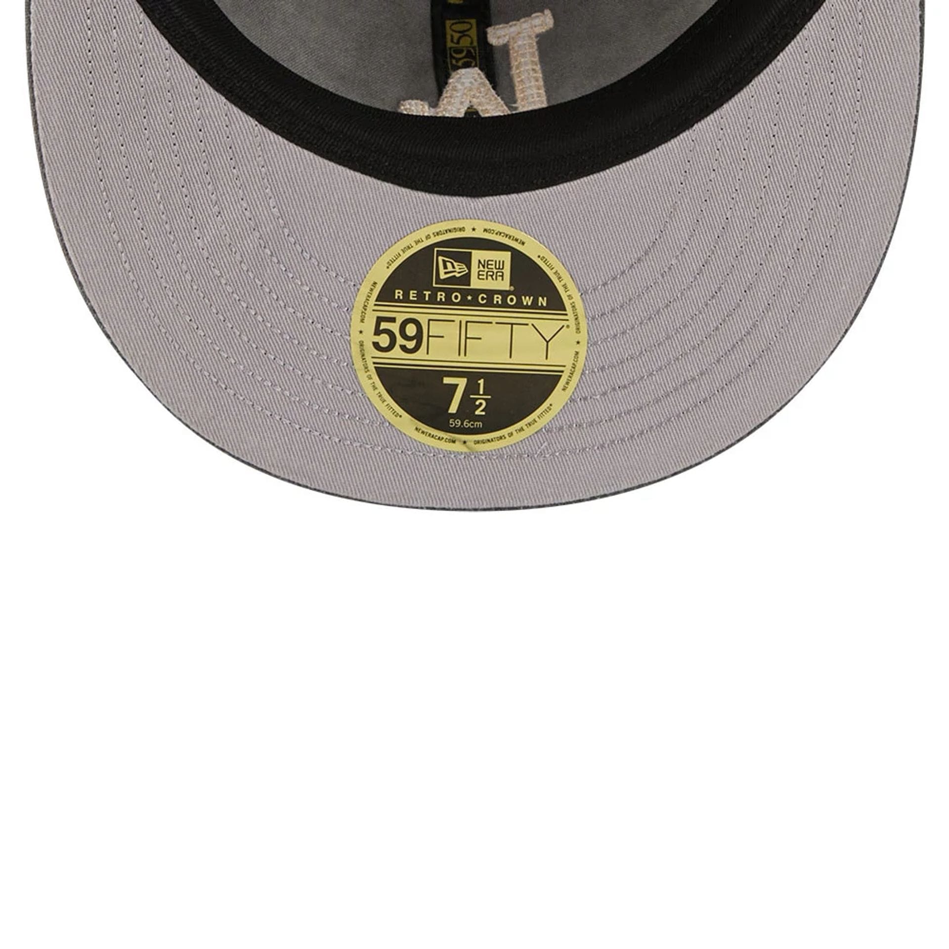 Pictured is this MLB 59FIFTY Day LA Dodgers Retro Crown 59FIFTY Fitted cap in black. 2