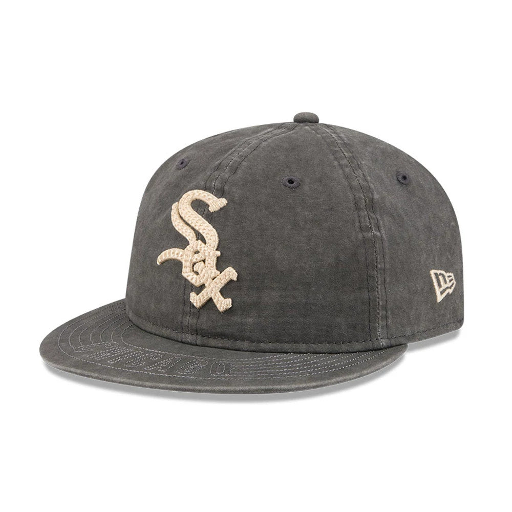 Chicago White Sox MLB 59FIFTY Day Black Retro Crown New Era 59FIFTY Fitted Cap, three-quarter view showing the raised embroidered white Sox logo on the front panel, flat black visor with stitching, and New Era flag logo on the left side.
