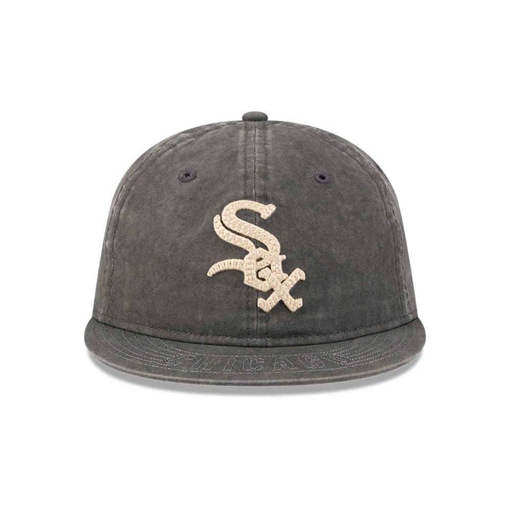 Chicago White Sox MLB 59FIFTY Day Black Retro Crown New Era 59FIFTY Fitted Cap, front view showing the beige embroidered Sox logo on the front panel, with a flat black visor featuring stitched lettering and a structured black crown with eyelets.