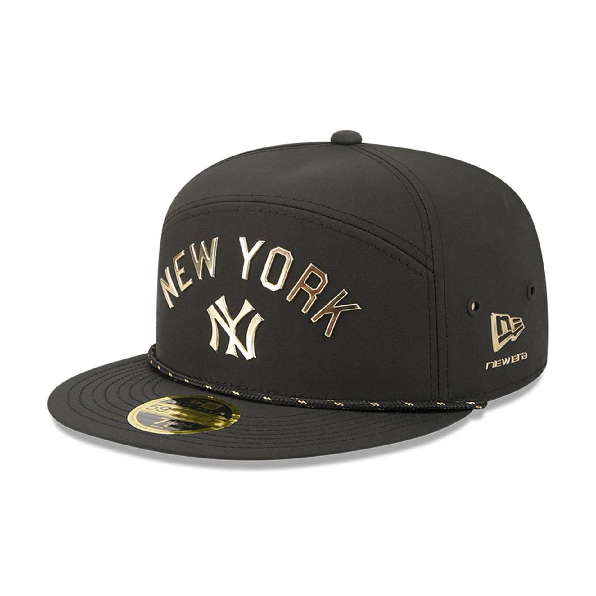 Pictured is this MLB 59FIFTY Day New York Yankees Split Panel 59FIFTY Fitted cap in black. 1