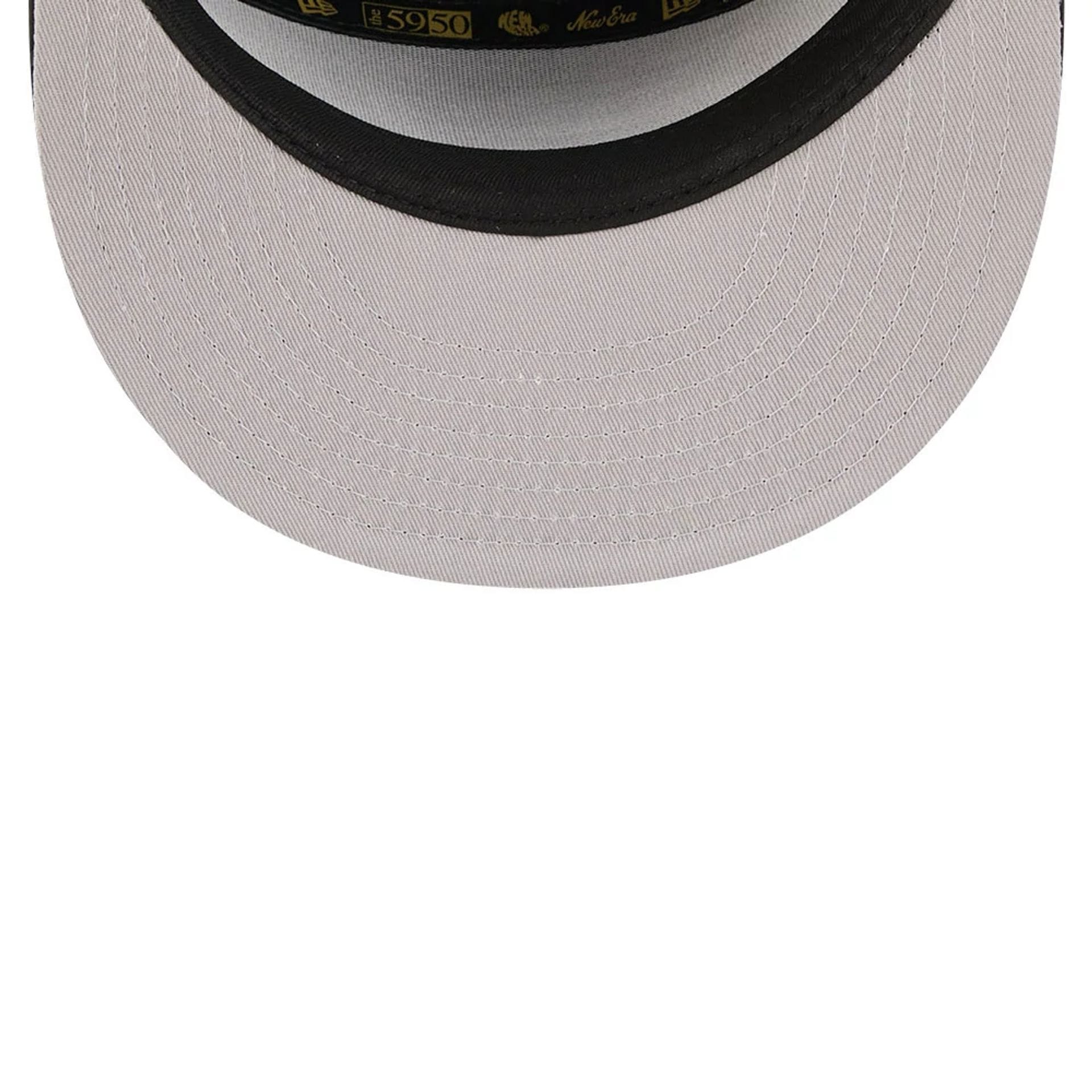 Pictured is this MLB 59FIFTY Day New York Yankees Split Panel 59FIFTY Fitted cap in black. 2
