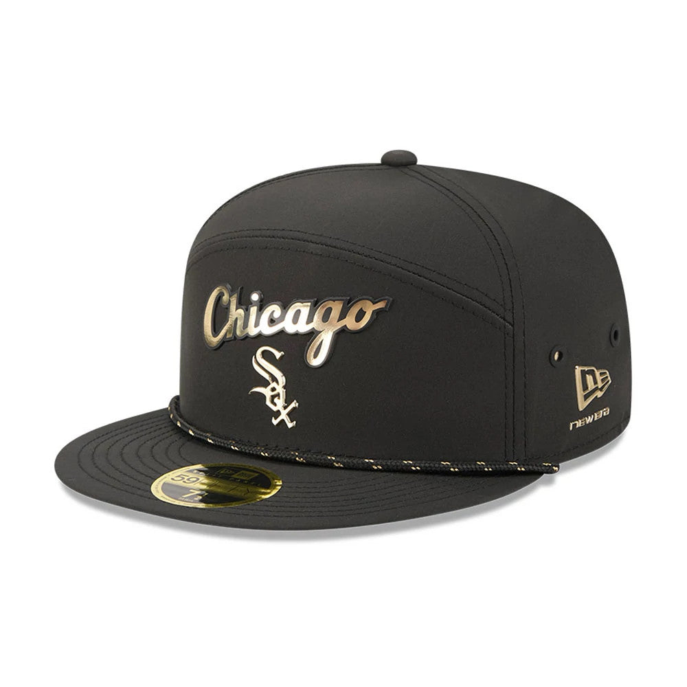 Chicago White Sox MLB 59FIFTY Day Black Split Panel New Era 59FIFTY Fitted Cap, three-quarter view showing the gold script Chicago and Sox emblems on the front panel, flat black visor with a gold 59FIFTY size sticker.