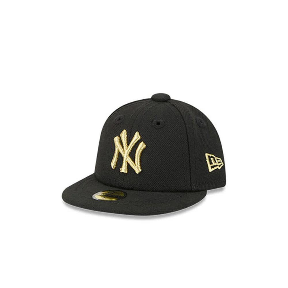 Pictured is this MLB 59FIFTY Day New York Yankees Mini 59FIFTY Fitted cap in black. 1