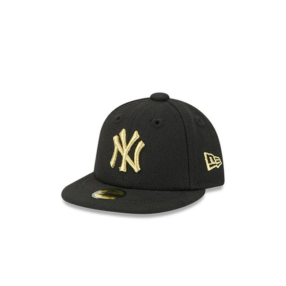 New York Yankees MLB 59FIFTY Day Black Mini New Era 59FIFTY Fitted Cap, front view showing the gold embroidered NY logo on the black crown, a matching New Era flag logo on the left side, and a gold 59FIFTY size sticker on the black flat visor.