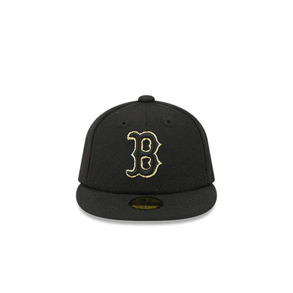 Boston Red Sox MLB 59FIFTY Day Black New Era Mini 59FIFTY Fitted Cap, front view showing a raised gold embroidered B logo on the structured black crown, flat black visor with a gold 59FIFTY size sticker.