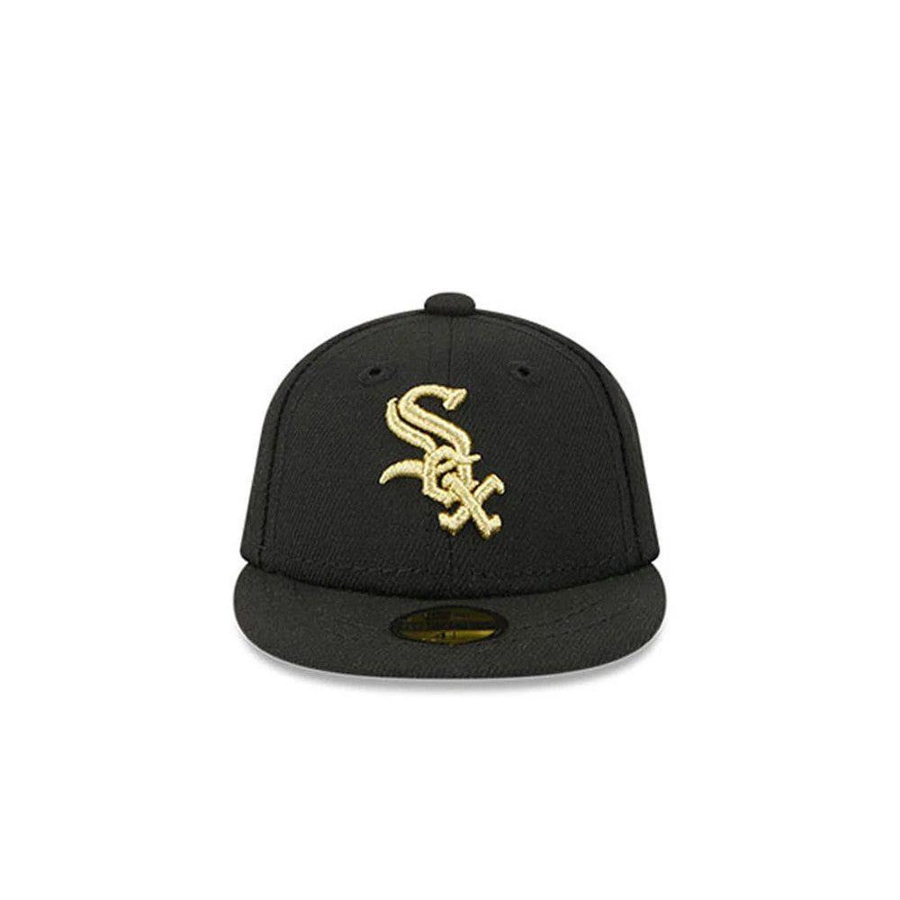 Chicago White Sox MLB New Era 59FIFTY Day Black Mini 59FIFTY Fitted Cap, front view showing the gold embroidered Sox logo on the structured black crown, with a flat black visor and a gold 59FIFTY size sticker on the visor.