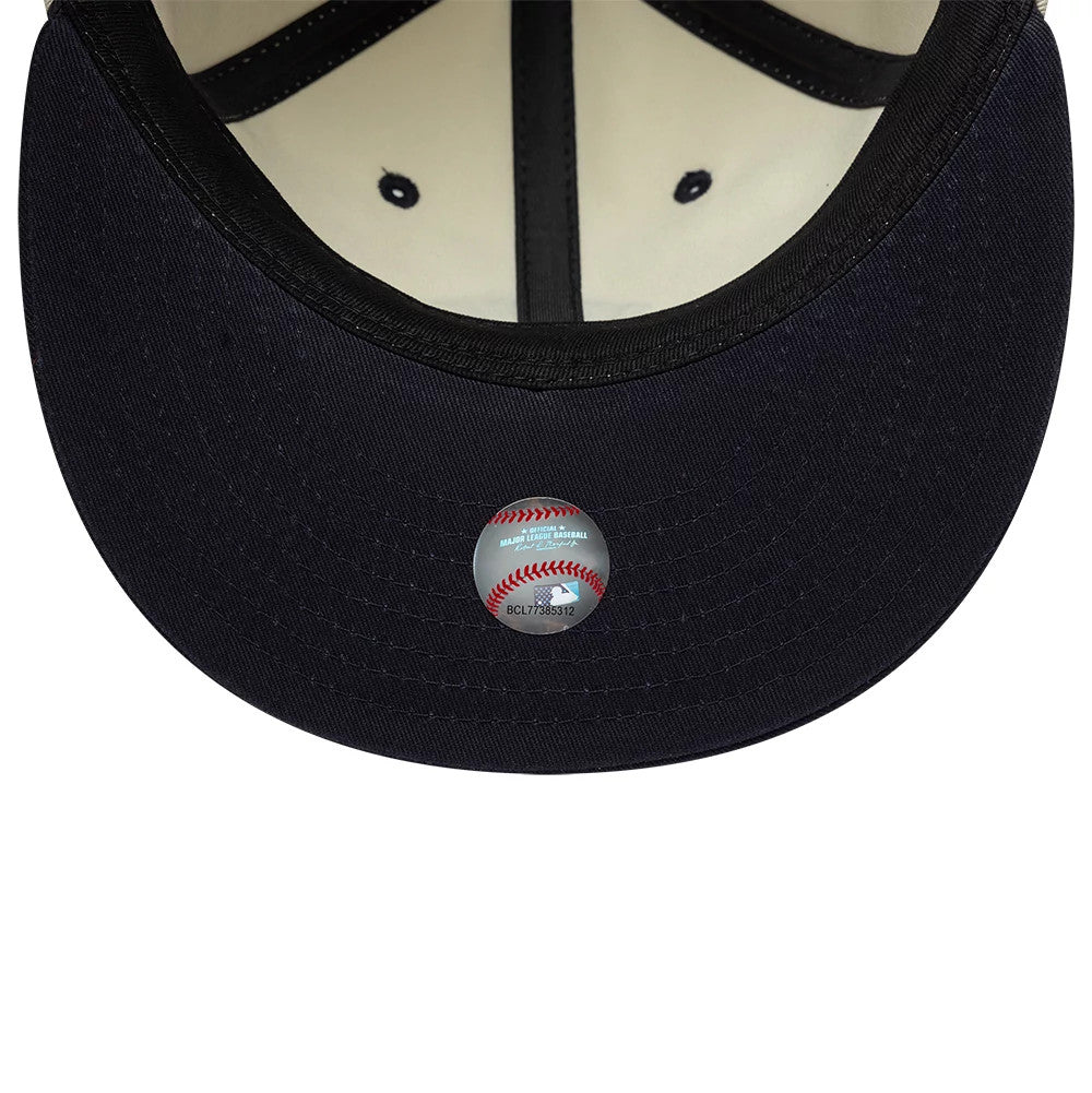 Pictured is this MLB New York Yankees Retro Crown 9FIFTY cap in light beige. 7