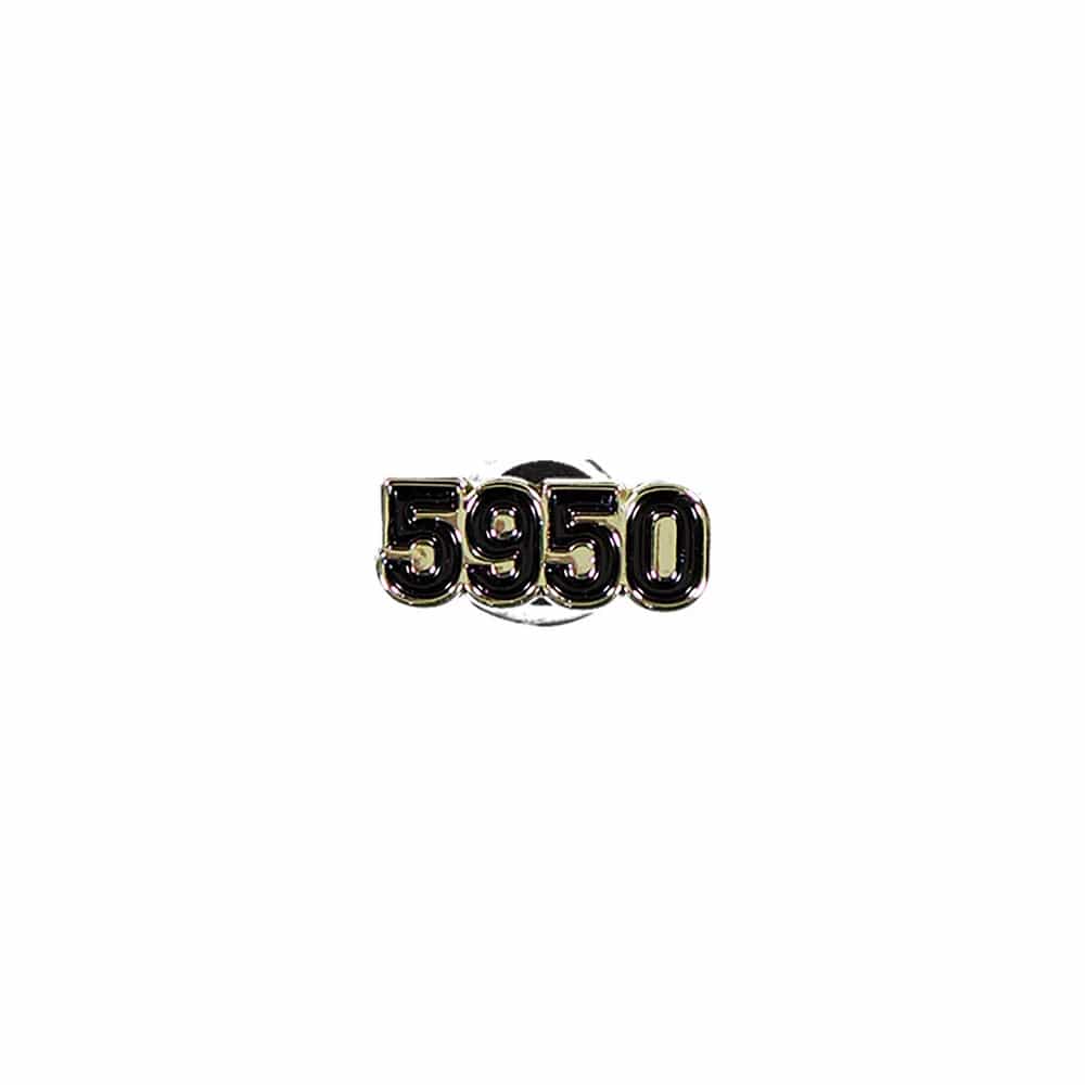 Pictured is this New Era 59FIFTY Day 5950 Pin Badge in black. 1