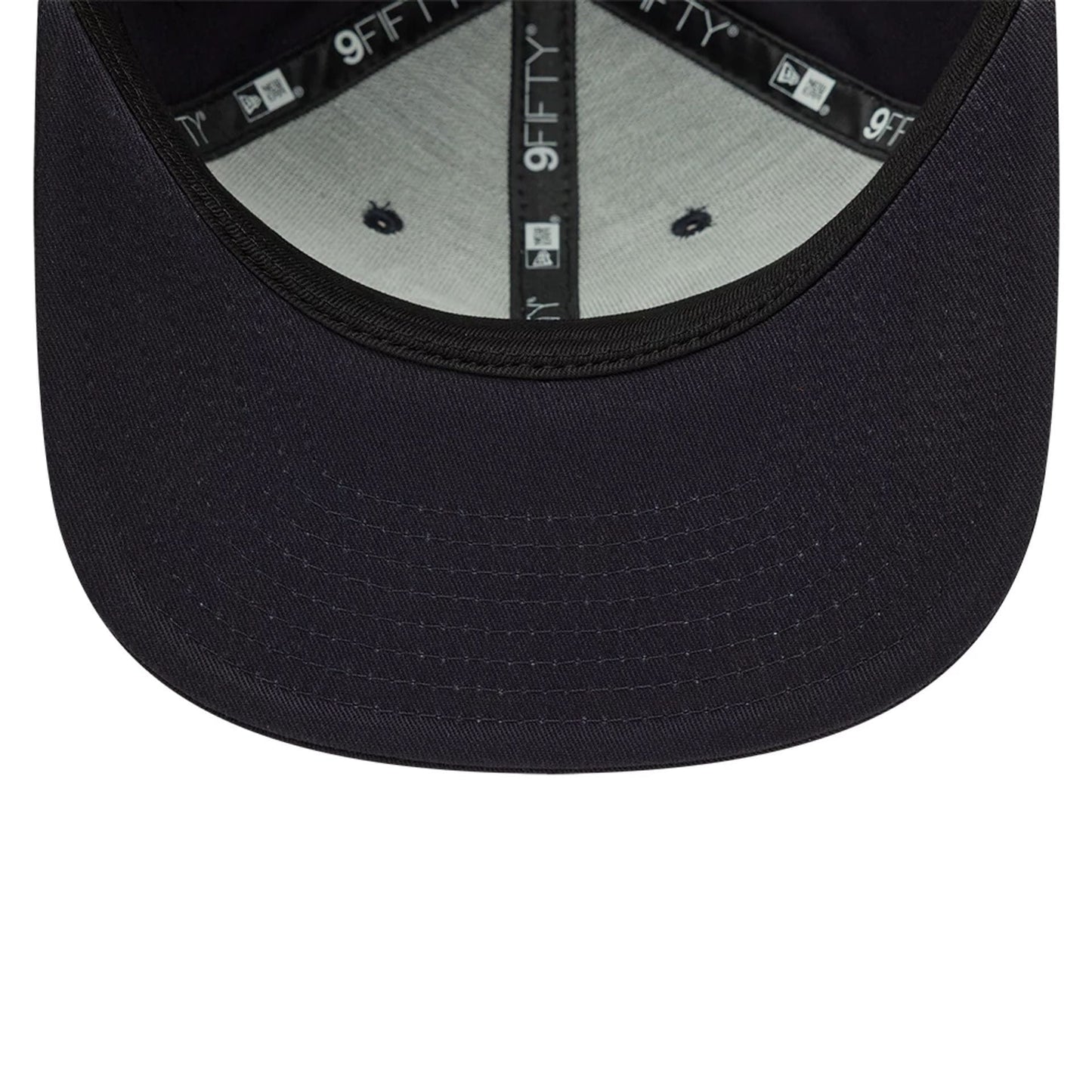 Pictured is this MLB New York Yankees 9FIFTY Snapback cap in navy. 5