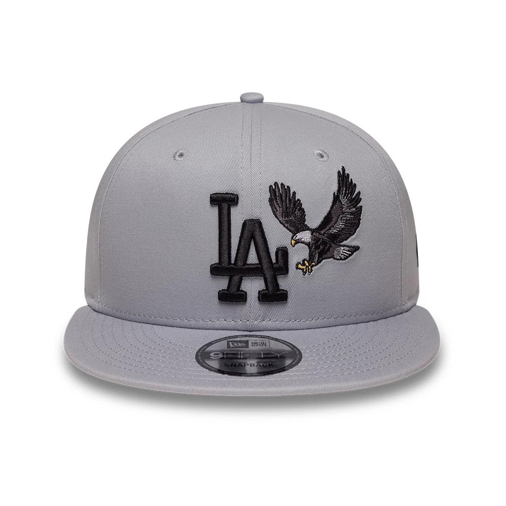 Pictured is this MLB Outdoor Icon LA Dodgers 9FIFTY Snapback cap in grey. 2