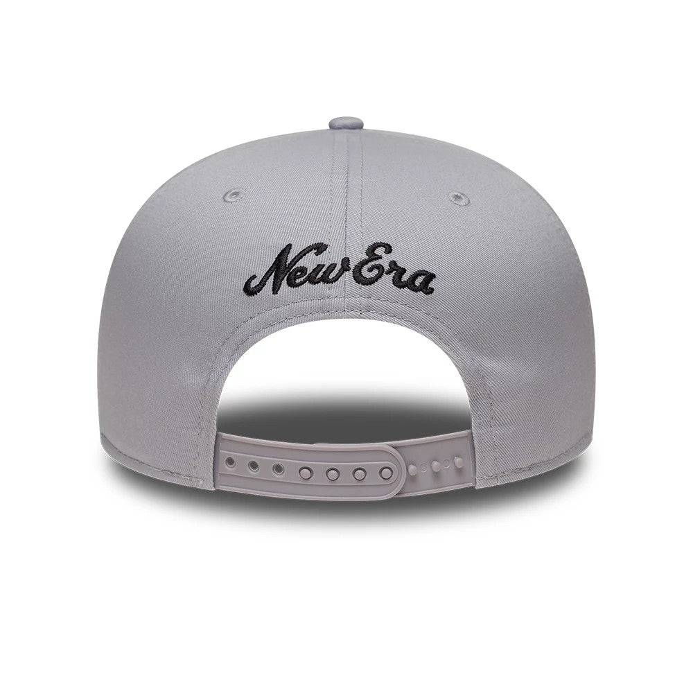 Pictured is this MLB Outdoor Icon LA Dodgers 9FIFTY Snapback cap in grey. 4