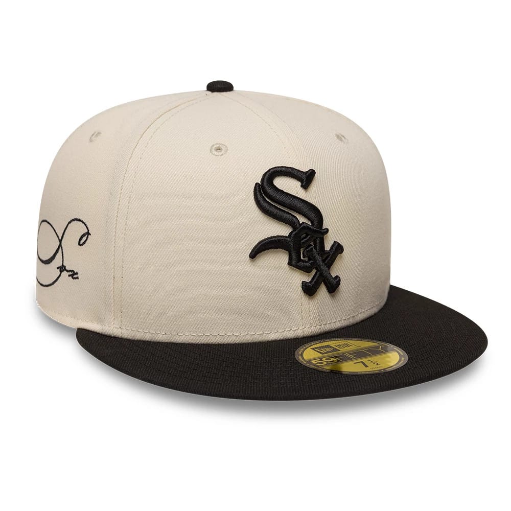 Pictured is this MLB Side Script Chicago White Sox 59FIFTY Fitted cap in cream & navy. 1