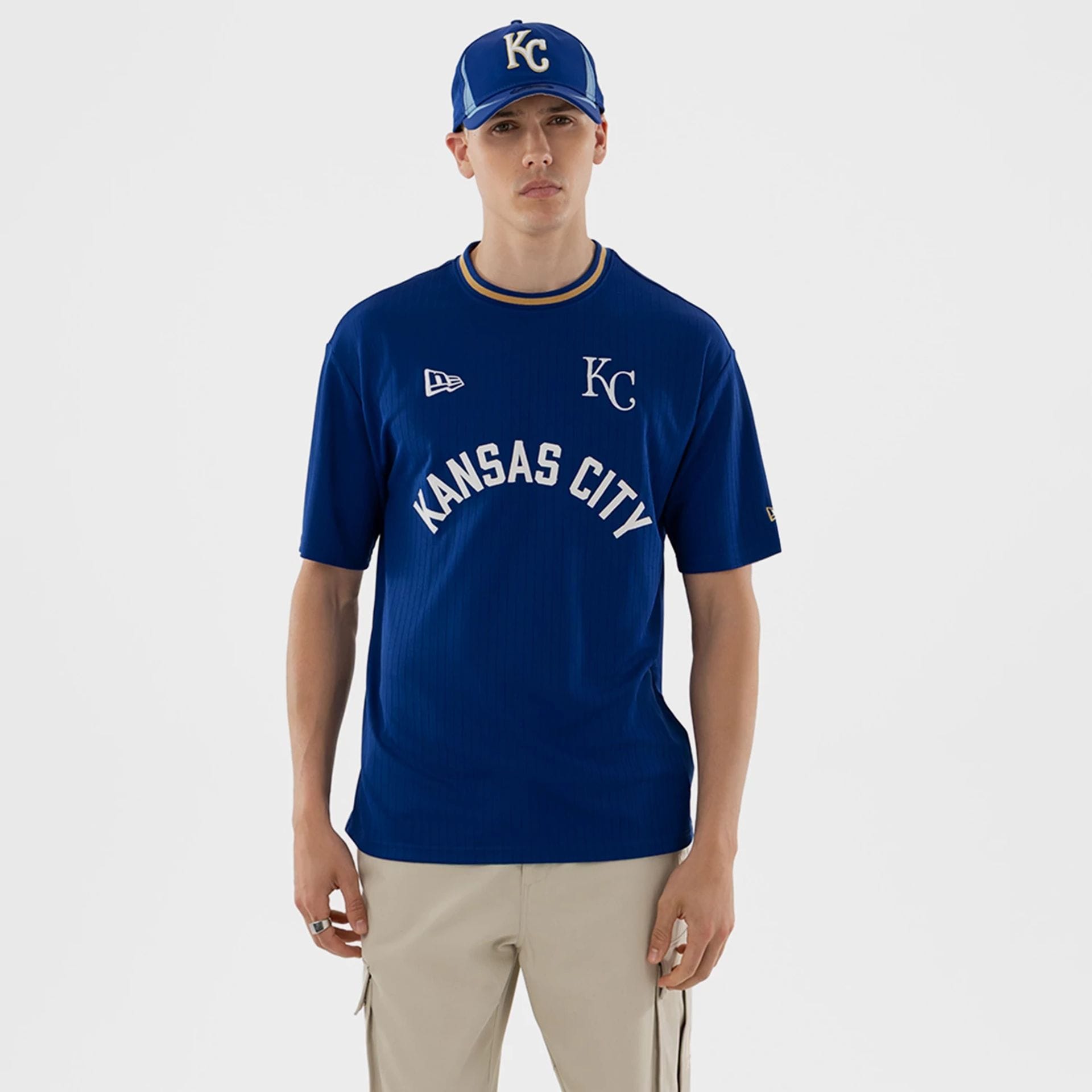 The model is wearing this MLB Kansas City Royals T-Shirt in blue. 1