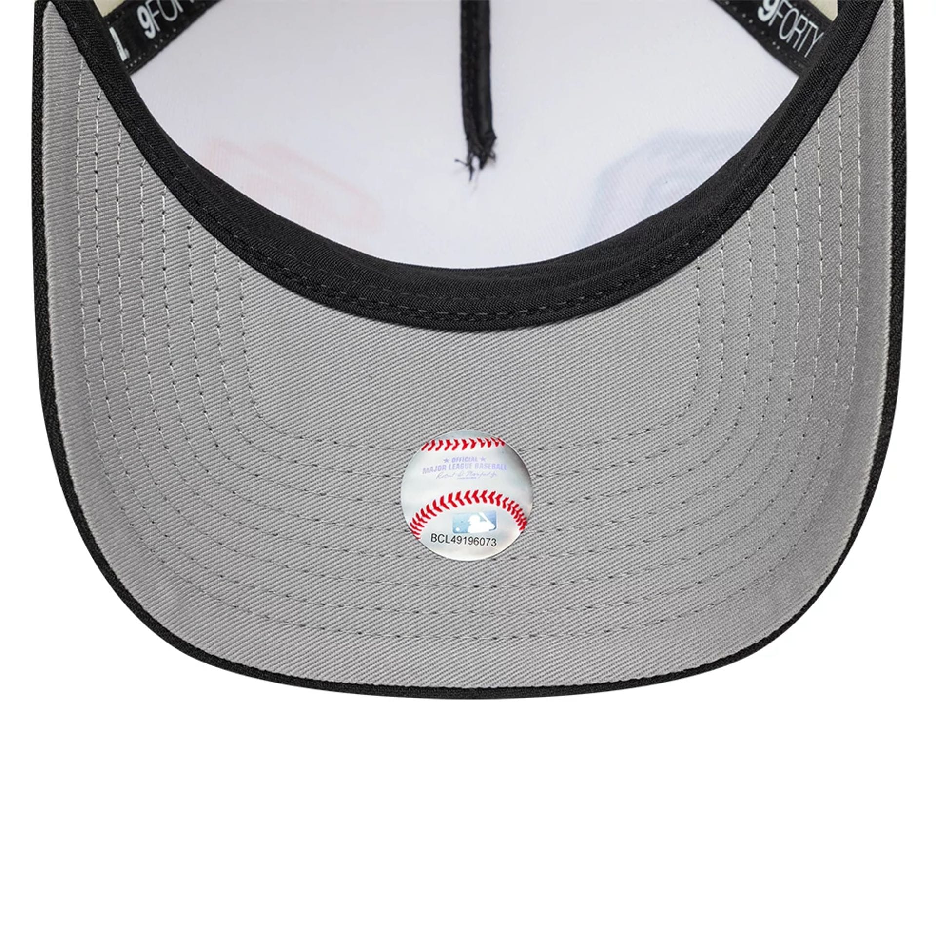 Pictured is this MLB Mexico City Series 2026 MLB Dueling League Logos 9FORTY A-Frame Adjustable cap in white. 2